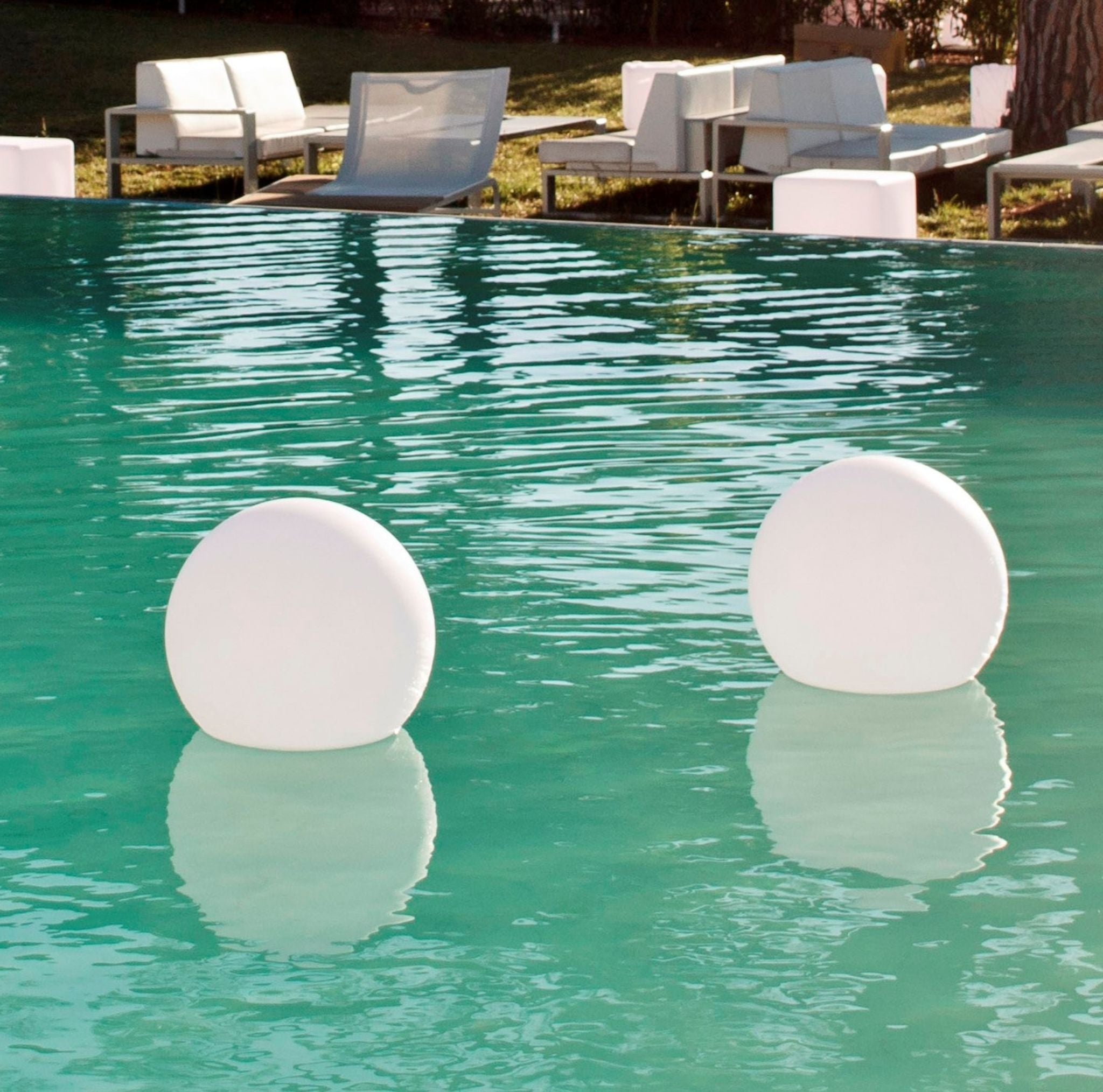 2er Set schwimmfähige Lichtkugeln von Smart and Green