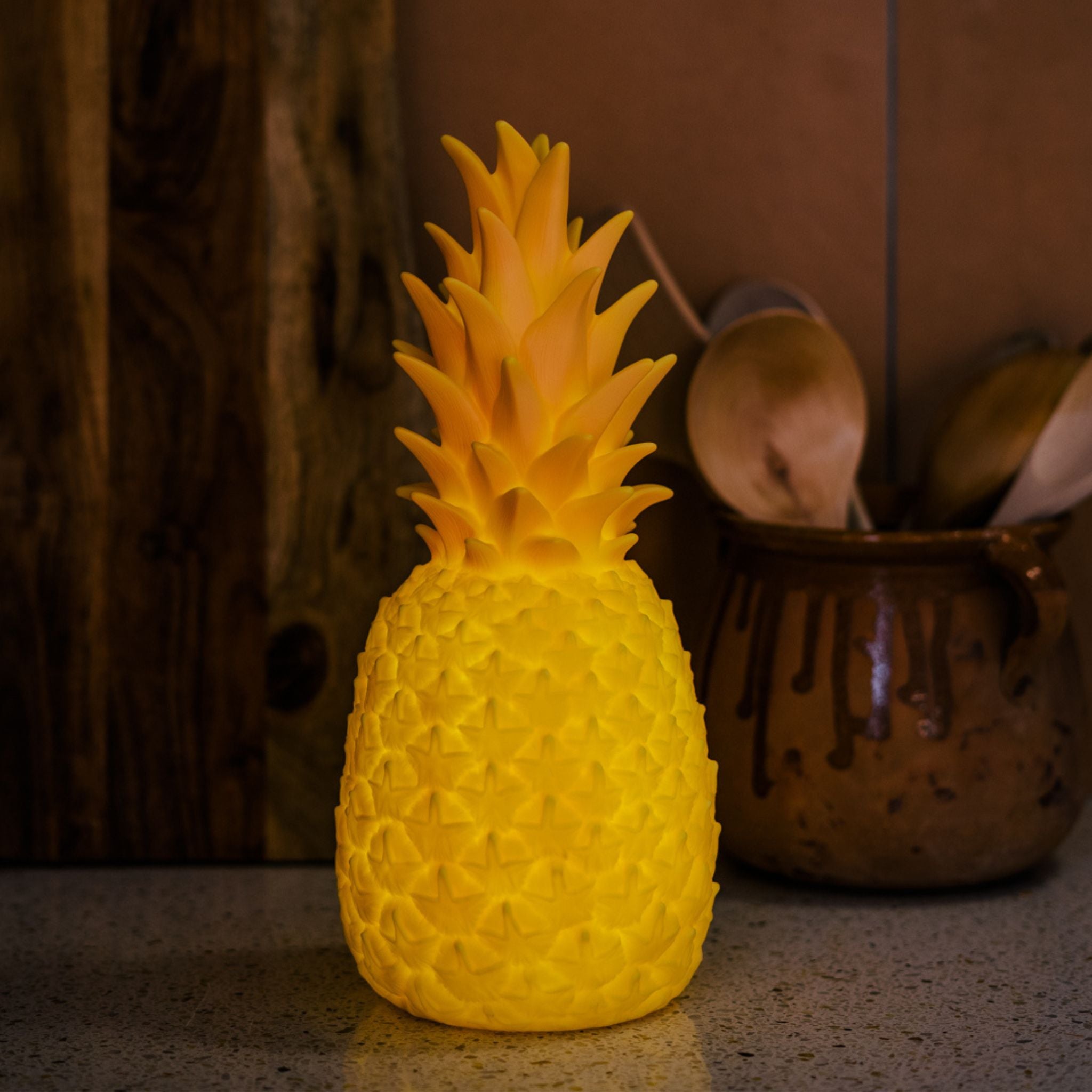 PINACOLADA lamp, Akku-LED Ananasleuchte in Gelb von Goodnight light