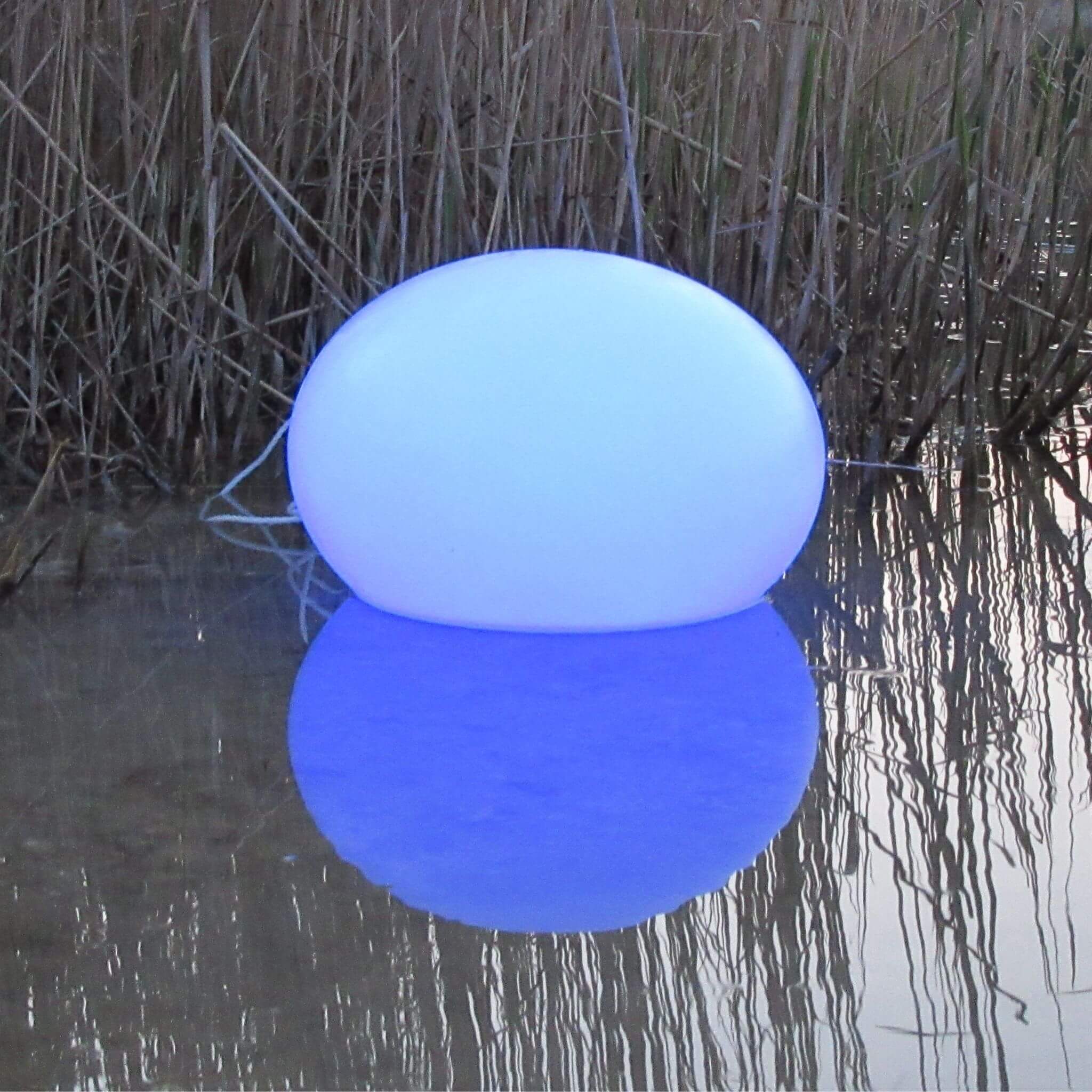 FLATBALL Outdoor Leuchte, kabellos schwimmfähig Ø35cm von Smart and Green