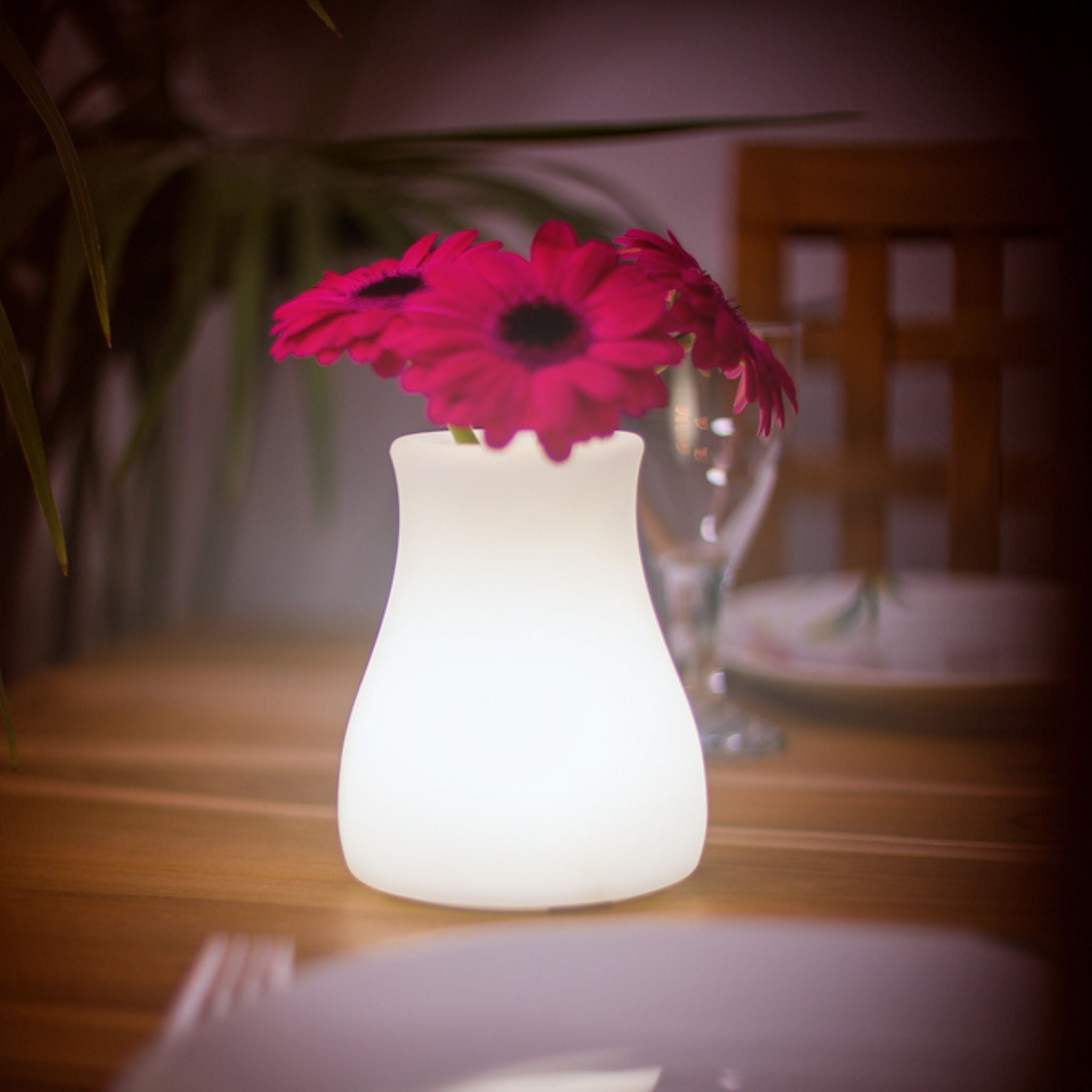 OLIO Akku-LED, bruchfeste, wasserdichte Tischvase von Smart and Green