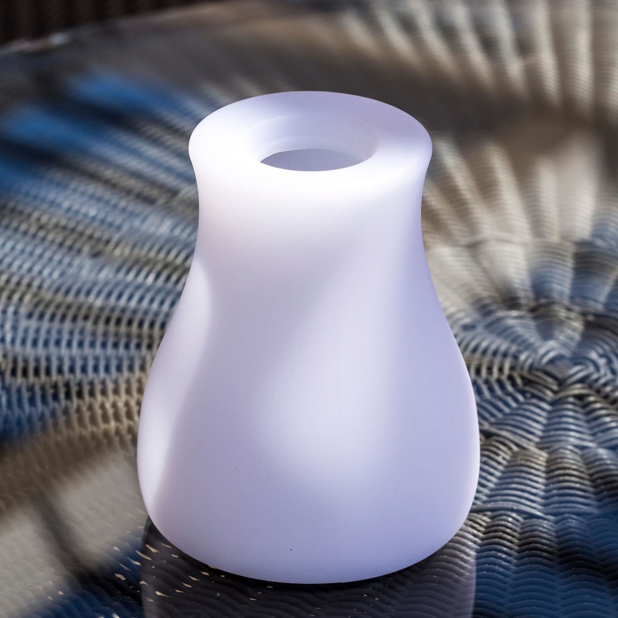 OLIO Akku-LED, bruchfeste, wasserdichte Tischvase von Smart and Green