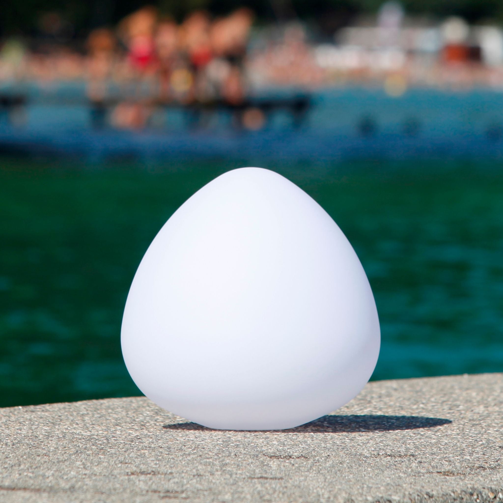 STONE XL, große Pool-Leuchte mit APP-Steuerung von Smart and Green